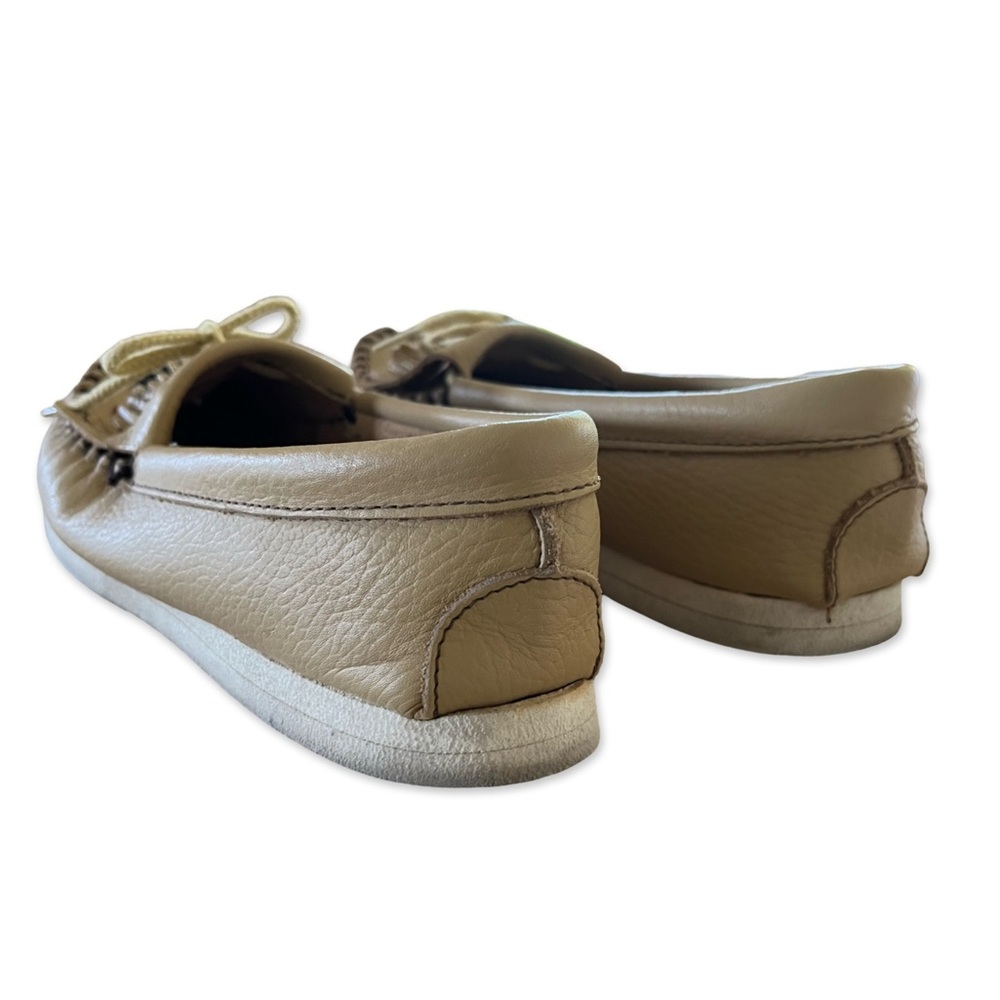 Minnetonka Tan / Beige Smooth Leather Moccasins w/ Beaded Thunderbird Design 7.5 - Picture 4 of 9